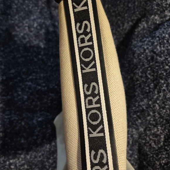 Michael Kors Cream and Black Women's Bag - Picture 3 of 7